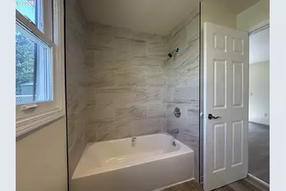 16720 SE Clinton St, Portland, OR 97236 - Photo 15