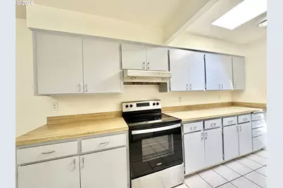 16720 SE Clinton St, Portland, OR 97236 - Photo 9