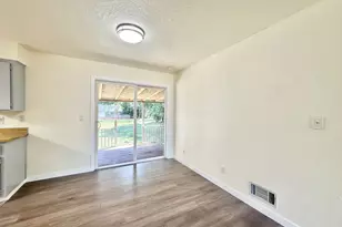 16720 SE Clinton St, Portland, OR 97236 - Photo 5
