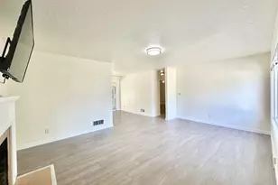 16720 SE Clinton St, Portland, OR 97236 - Photo 3