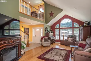 600 SE Parkway Dr, Winston, OR 97496 - Photo 3