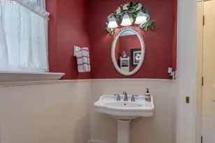600 SE Parkway Dr, Winston, OR 97496 - Photo 13