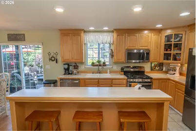 600 SE Parkway Dr, Winston, OR 97496 - Photo 9