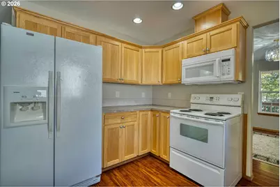 455 B St, Columbia City, OR 97018 - Photo 21
