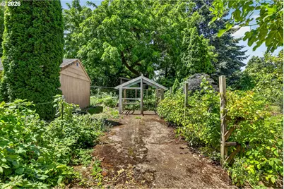5715 NE 48th Ave, Portland, OR 97218 - Photo 27