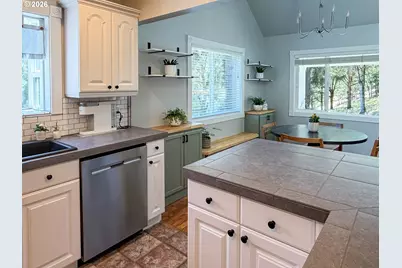 855 San Souci Dr, Roseburg, OR 97471 - Photo 11