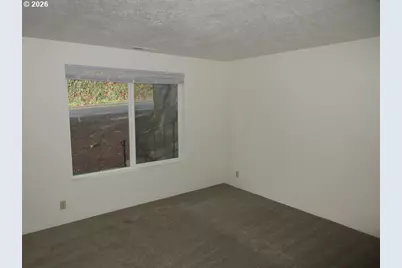 174 NW Stoneway Dr, Salem, OR 97304 - Photo 9