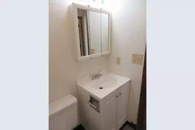 174 NW Stoneway Dr, Salem, OR 97304 - Photo 13