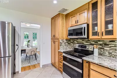 11301 SW 55th Ave, Portland, OR 97219 - Photo 9