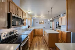 300 SE Lacreole Dr, Dallas, OR 97338 - Photo 3