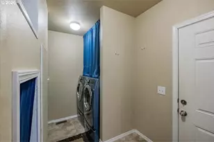 300 SE Lacreole Dr, Dallas, OR 97338 - Photo 27