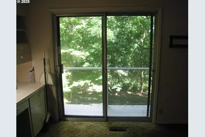 18795 SW Vista St, Beaverton, OR 97003 - Photo 9