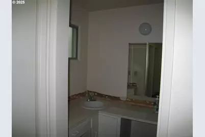 18795 SW Vista St, Beaverton, OR 97003 - Photo 11