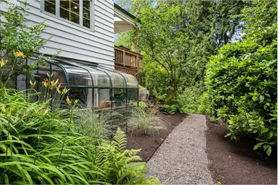 2700 SW English Ln, Portland, OR 97201 - Photo 47