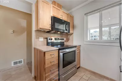 5110 S Landing Dr #302, Portland, OR 97239 - Photo 15