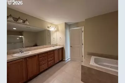 13812 SE Sierra Dr, Clackamas, OR 97015 - Photo 13