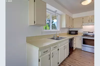 22805 SW Highland Dr, Sherwood, OR 97140 - Photo 11