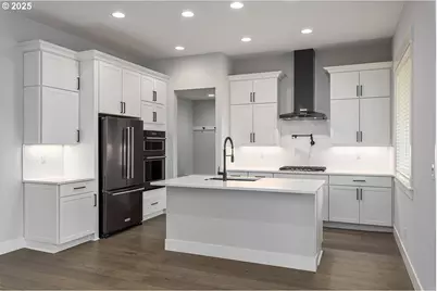 15209 SE Towers Ter, Milwaukie, OR 97267 - Photo 9