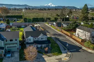 517 Cameo Dr, Hood River, OR 97031 - Photo 5