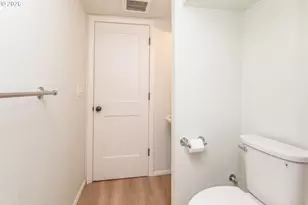 1842 SE 92nd Ave, Portland, OR 97216 - Photo 15