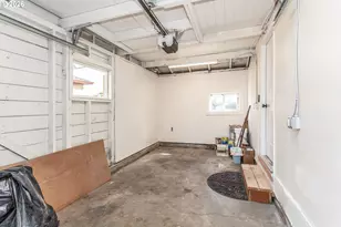 1842 SE 92nd Ave, Portland, OR 97216 - Photo 19