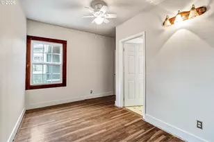532 SE Peacock Ln, Portland, OR 97214 - Photo 17