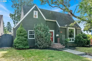 532 SE Peacock Ln, Portland, OR 97214 - Photo 3