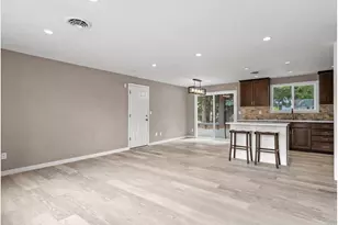 802 SW 15th St, Troutdale, OR 97060 - Photo 9