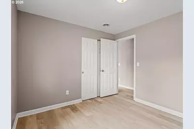 802 SW 15th St, Troutdale, OR 97060 - Photo 17