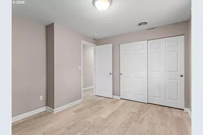 802 SW 15th St, Troutdale, OR 97060 - Photo 23