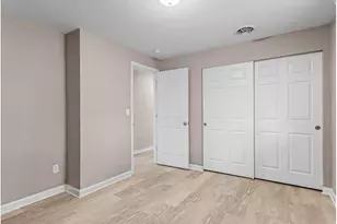 802 SW 15th St, Troutdale, OR 97060 - Photo 23