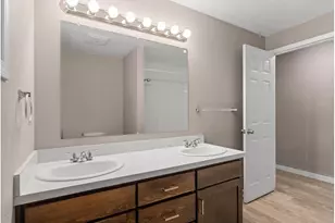 802 SW 15th St, Troutdale, OR 97060 - Photo 19