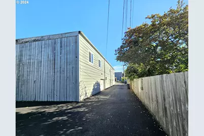 601 Chetco Ave, Brookings, OR 97415 - Photo 37