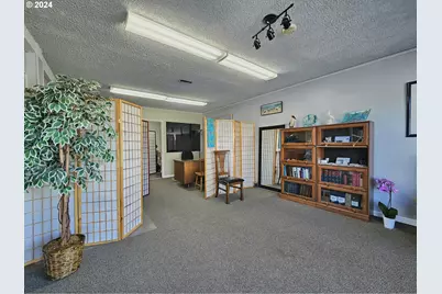 601 Chetco Ave, Brookings, OR 97415 - Photo 11