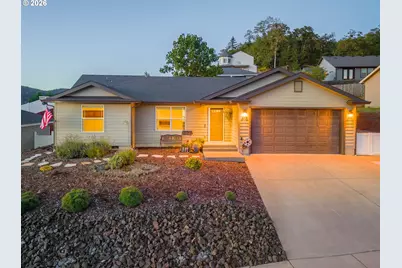 613 Brooks Loop, Sutherlin, OR 97479 - Photo 1