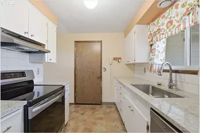 2559 S Dogwood Ter, Cornelius, OR 97113 - Photo 9