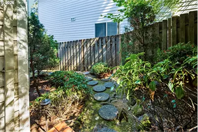 9537 SW Jonathan Ct, Portland, OR 97219 - Photo 45