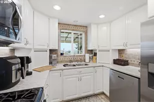 33025 Camas Swale Rd, Creswell, OR 97426 - Photo 7