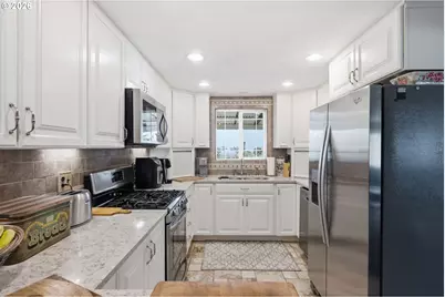 33025 Camas Swale Rd, Creswell, OR 97426 - Photo 5