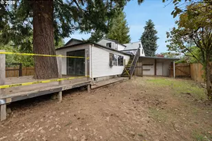 1215 NE 118th Ave, Portland, OR 97220 - Photo 41