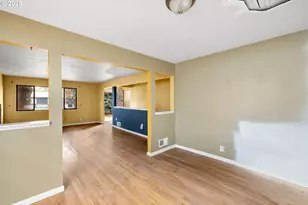 1215 NE 118th Ave, Portland, OR 97220 - Photo 15