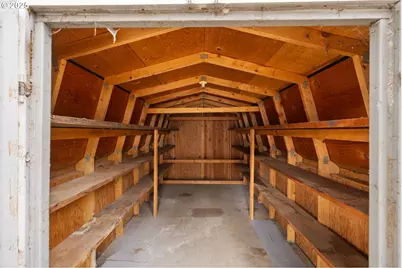 1215 NE 118th Ave, Portland, OR 97220 - Photo 47