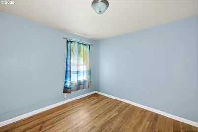 1215 NE 118th Ave, Portland, OR 97220 - Photo 21