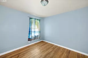 1215 NE 118th Ave, Portland, OR 97220 - Photo 21