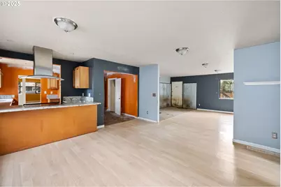 1215 NE 118th Ave, Portland, OR 97220 - Photo 7