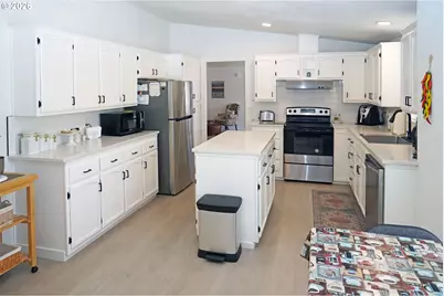 18780 Central Point Rd #19, Oregon City, OR 97045 - Photo 11