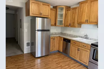 1017 5th St, Oregon City, OR 97045 - Photo 7