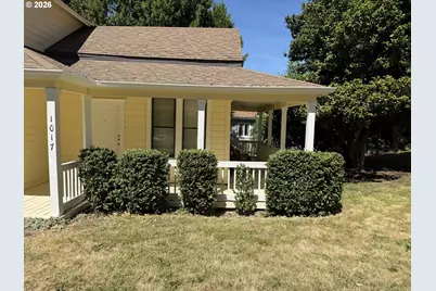 1017 5th St, Oregon City, OR 97045 - Photo 3