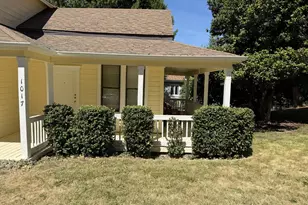 1017 5th St, Oregon City, OR 97045 - Photo 3
