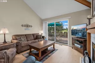 8520 Golden Pheasant Ct, Redmond, OR 97756 - Photo 9